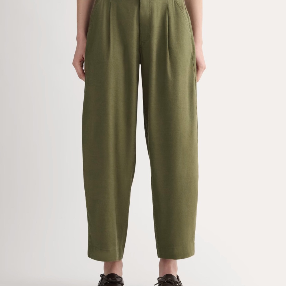 Everlane The Everywhere Pant in Stretch Linen 4 Kalamata Green